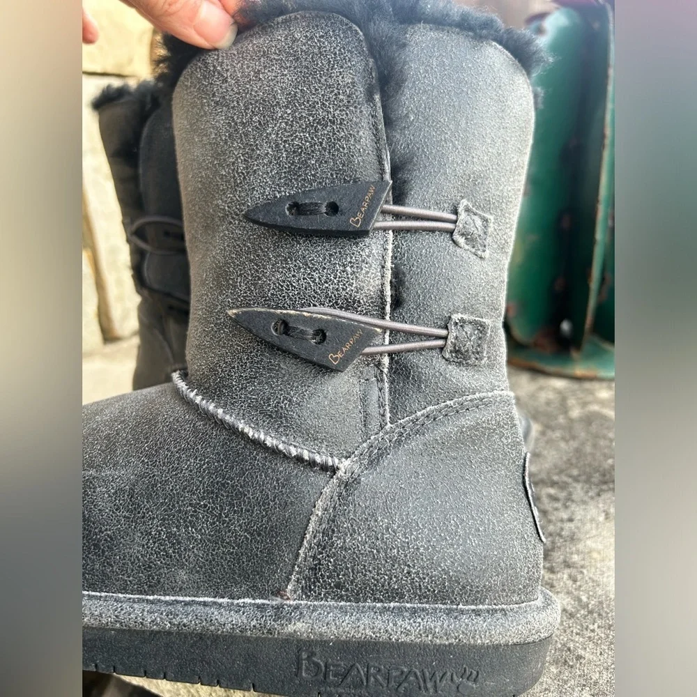 BearPaw Abigail Black Charcoal Crackle Suede Boots Sheepskin /wool Lining Sz-9.G